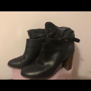 VINCE COMUTO LEATHER BOOTS